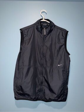 Nike Men’s Black Sleeveless Windbreaker Vest with White Swoosh